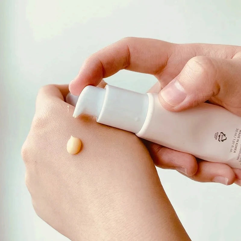 Korean Skin Care Product-Face serum,Brightens Skin Tone,Improves skin, Moisturizes, Anti-aging, Lightens Dark Circles